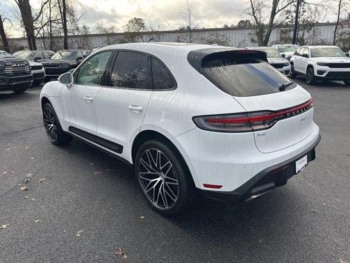 2022 Porsche Macan Base