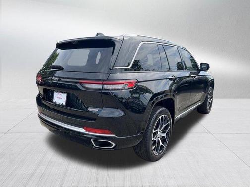 Diamond Black 2022 Jeep Grand Cherokee Summit