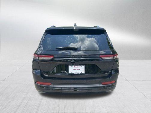 Diamond Black 2026 Jeep Grand Cherokee Limited