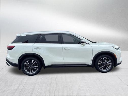 Majestic White 2024 INFINITI QX60 Luxe