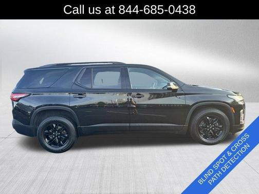 Black Metallic 2022 Chevrolet Traverse LT Cloth