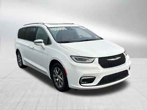 2024 Chrysler Pacifica Hybrid Pinnacle