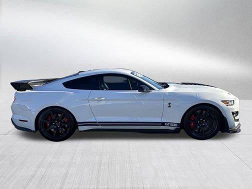 2022 Ford Shelby GT500 Base