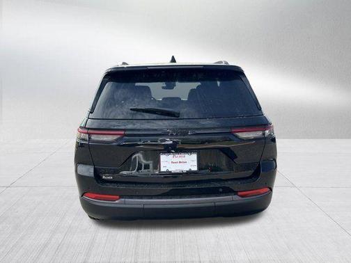 Diamond Black 2026 Jeep Grand Cherokee Limited