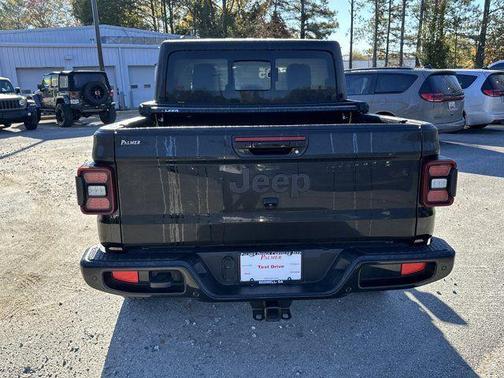 2022 Jeep Gladiator Overland