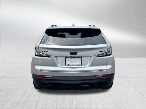 Radiant Silver Metallic 2019 Cadillac XT4 Sport