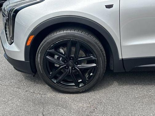 Radiant Silver Metallic 2019 Cadillac XT4 Sport