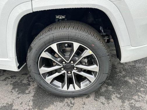 2025 Jeep Grand Cherokee Overland