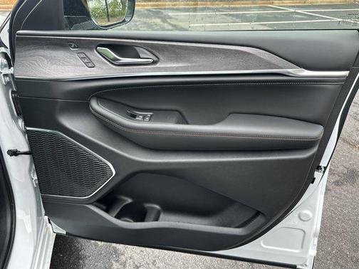 2025 Jeep Grand Cherokee Overland