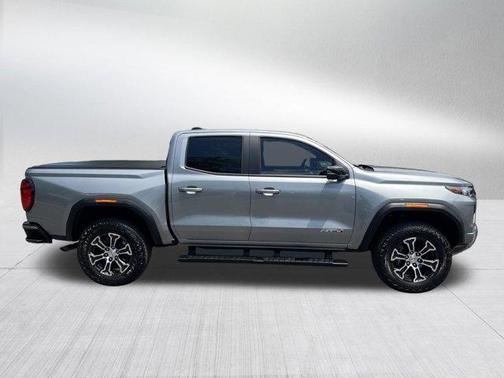 Sterling 2024 GMC Canyon AT4