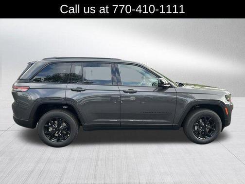 2025 Jeep Grand Cherokee Laredo