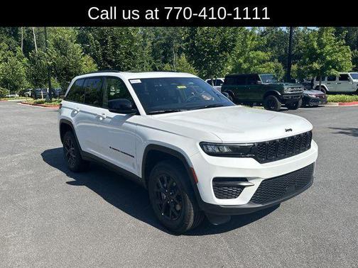 2025 Jeep Grand Cherokee Laredo