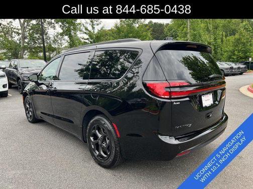 Diamond Black 2026 Chrysler Pacifica Hybrid Select