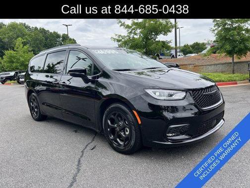 Diamond Black 2026 Chrysler Pacifica Hybrid Select