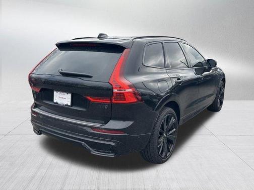 2024 Volvo XC60 B5 Ultimate Black Edition