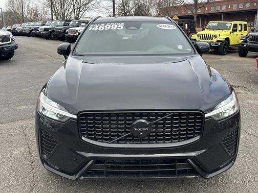 2024 Volvo XC60 B5 Ultimate Black Edition