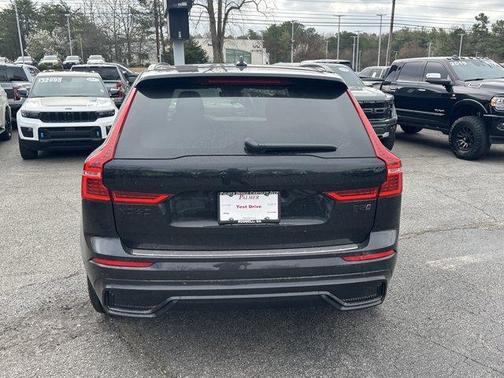 2024 Volvo XC60 B5 Ultimate Black Edition