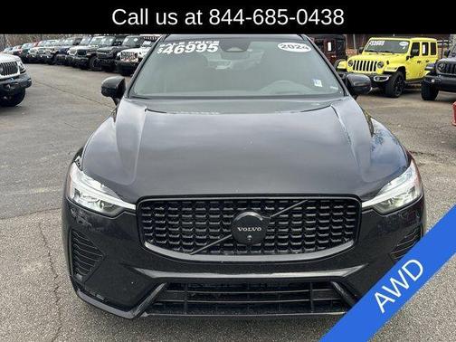 2024 Volvo XC60 B5 Ultimate Black Edition