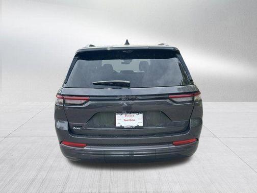 Metallic 2026 Jeep Grand Cherokee Limited