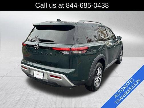 2022 Nissan Pathfinder SL