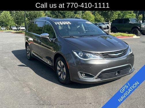 2017 Chrysler Pacifica Hybrid Platinum