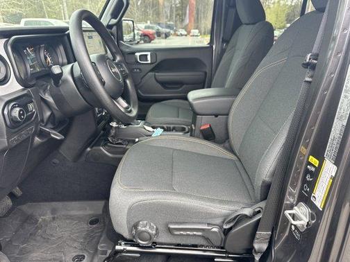 Granite Crystal Clearcoat Metallic 2025 Jeep Gladiator Sport