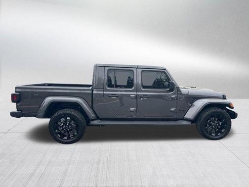 Granite Crystal Clearcoat Metallic 2025 Jeep Gladiator Sport