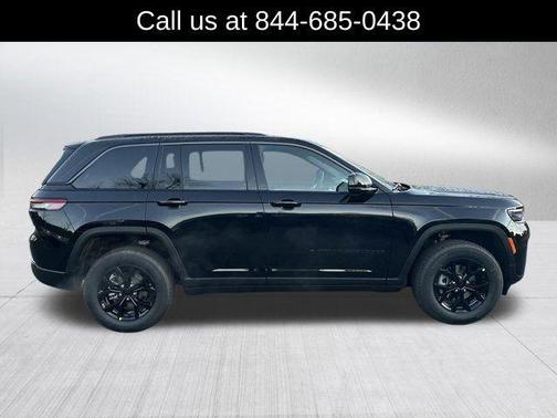 2026 Jeep Grand Cherokee Laredo