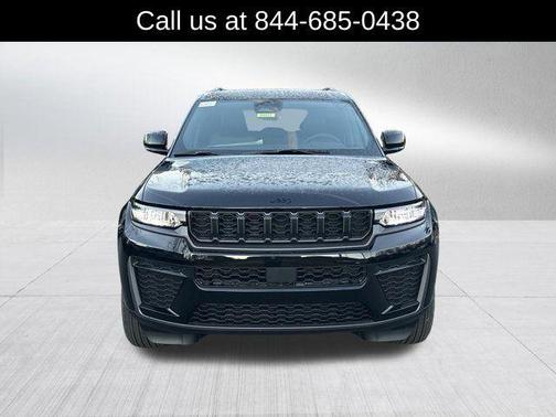 2026 Jeep Grand Cherokee Laredo