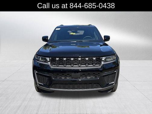 Gloss Black 2027 Jeep Grand Cherokee L Limited