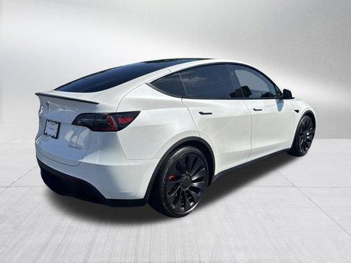 Pearl White Multi 2023 Tesla Model Y Performance