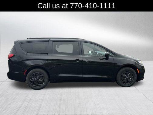 2025 Chrysler Pacifica Hybrid Select