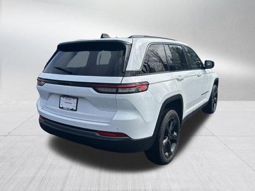 Bright White Clearcoat 2026 Jeep Grand Cherokee Limited
