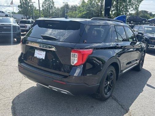 Black Metallic 2022 Ford Explorer XLT