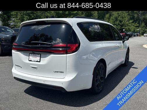 Bright White Clearcoat 2026 Chrysler Pacifica Limited