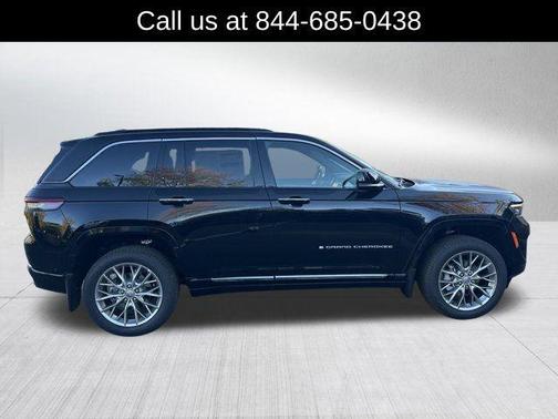 2025 Jeep Grand Cherokee Summit