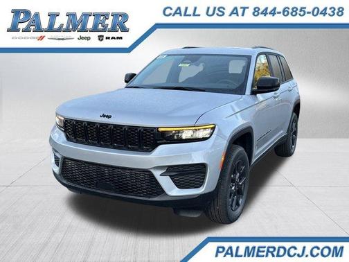 2025 Jeep Grand Cherokee Laredo