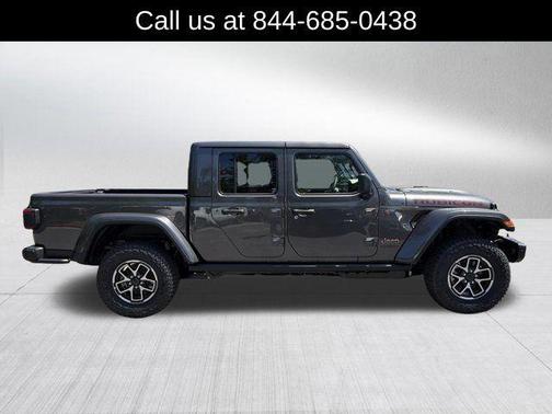Granite Crystal Clearcoat Metallic 2026 Jeep Gladiator Rubicon