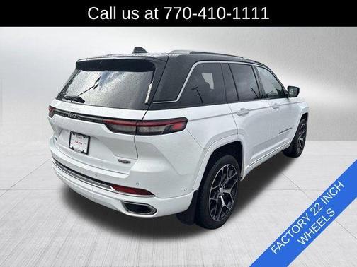 2022 Jeep Grand Cherokee Summit