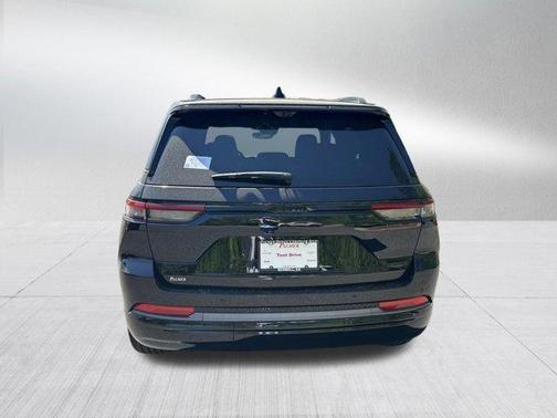 Diamond Black 2026 Jeep Grand Cherokee Summit