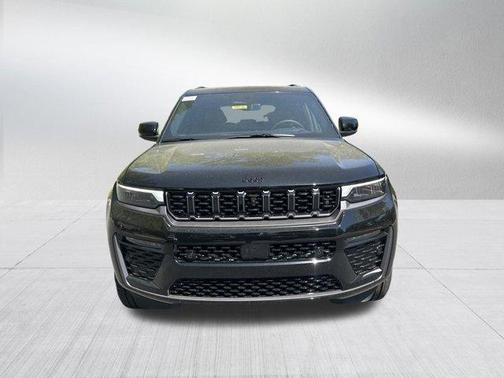 Diamond Black 2026 Jeep Grand Cherokee Summit