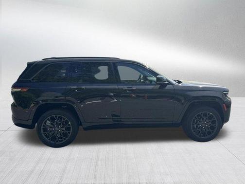 Diamond Black 2026 Jeep Grand Cherokee Summit