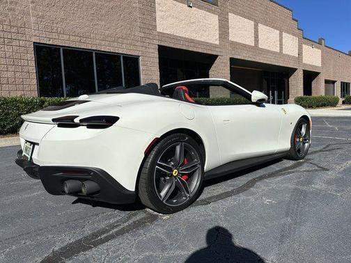 2024 Ferrari Roma Spider Base