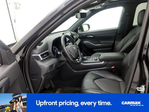Black 2021 Toyota Highlander XSE