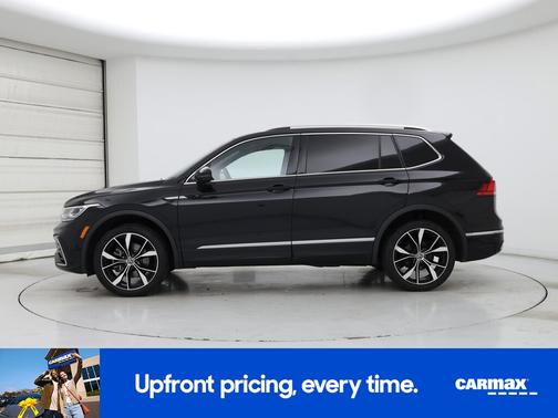 Black 2022 Volkswagen Tiguan SEL R-Line