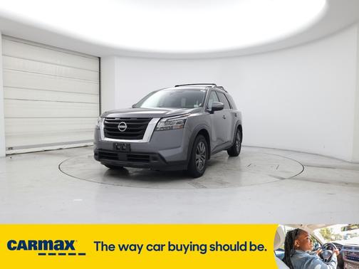 2022 Nissan Pathfinder SV