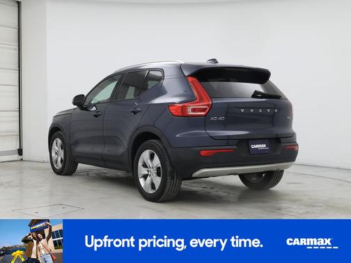 2021 Volvo XC40 T5 Momentum