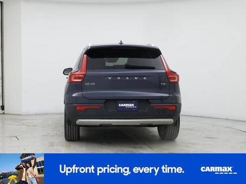 2021 Volvo XC40 T5 Momentum