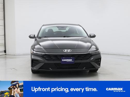 Gray 2024 Hyundai ELANTRA SE