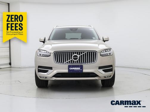 Gold 2025 Volvo XC90 B5 Core